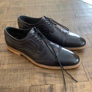 Navy blue Stacy Adams cap toe shoes